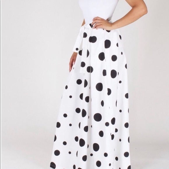 Eien L.A. Dresses & Skirts - 🖤EIEN L.A.🖤MAXI BLACK AND WHITE POLKADOT SKIRT🖤